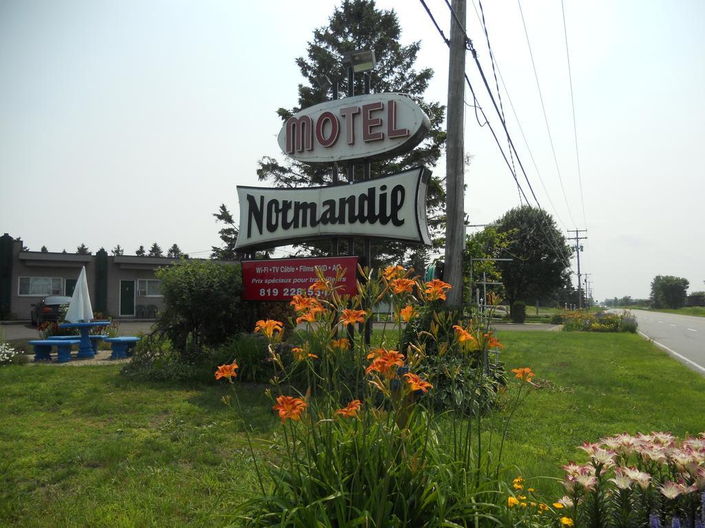 Motel Normandie Louiseville ภายนอก รูปภาพ