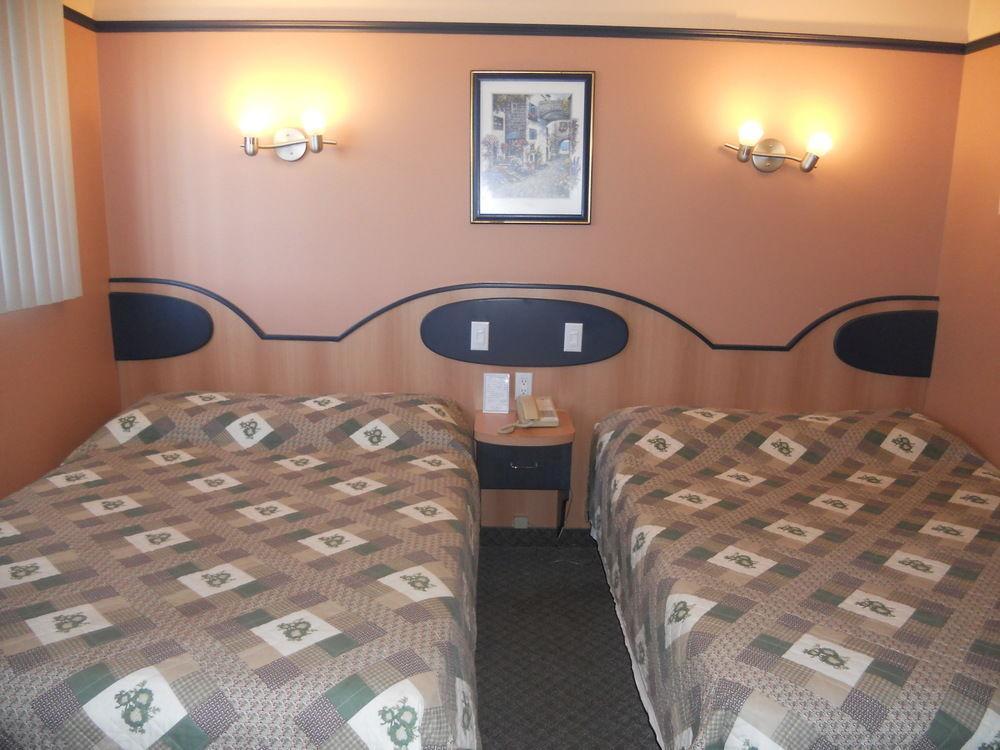 Motel Normandie Louiseville ภายนอก รูปภาพ