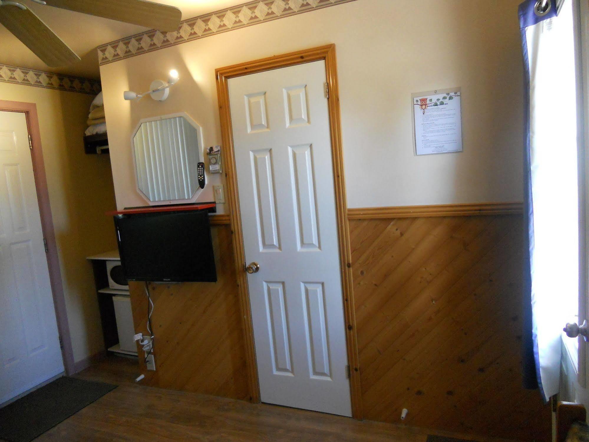 Motel Normandie Louiseville ภายนอก รูปภาพ
