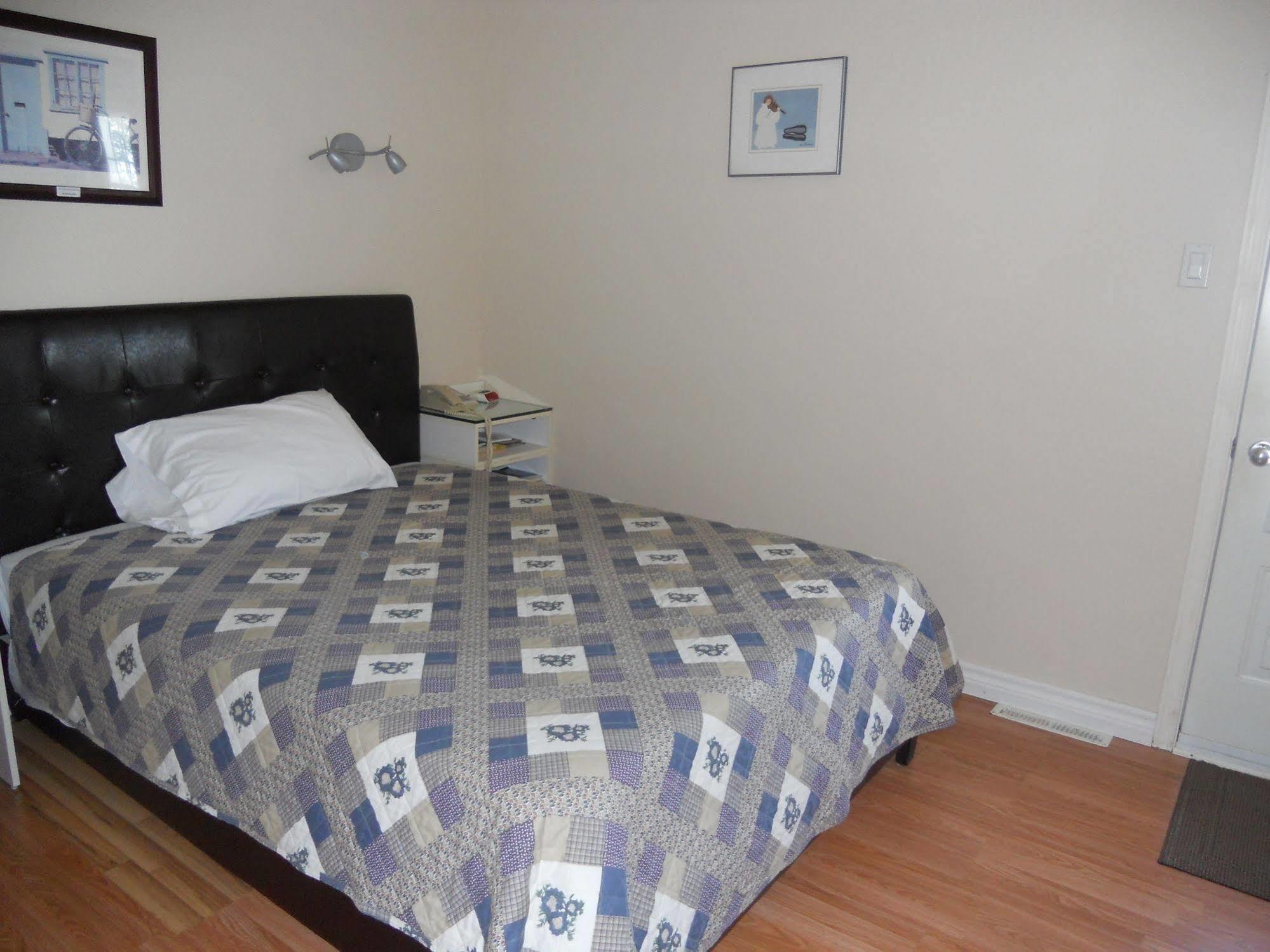 Motel Normandie Louiseville ภายนอก รูปภาพ