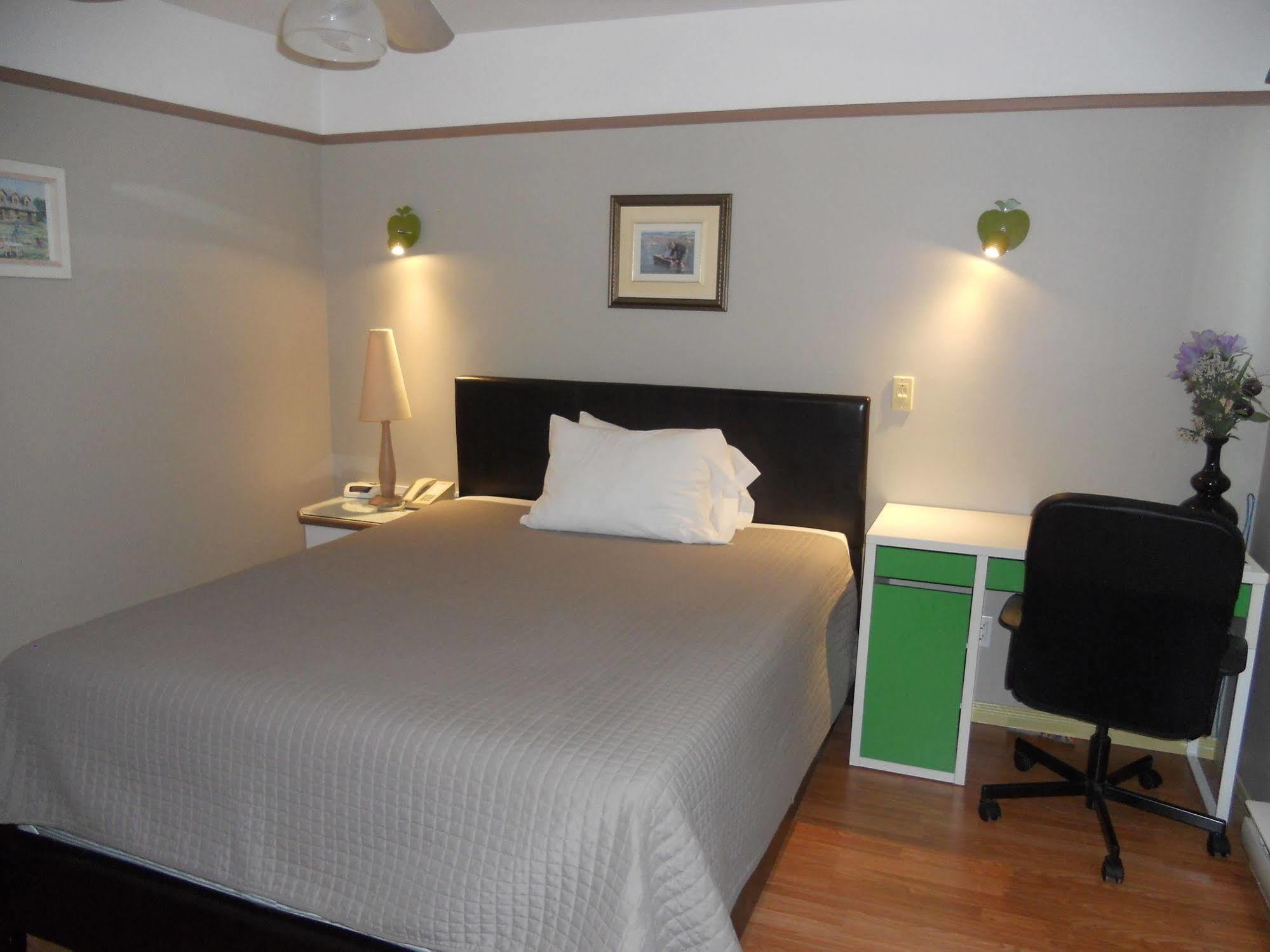 Motel Normandie Louiseville ภายนอก รูปภาพ