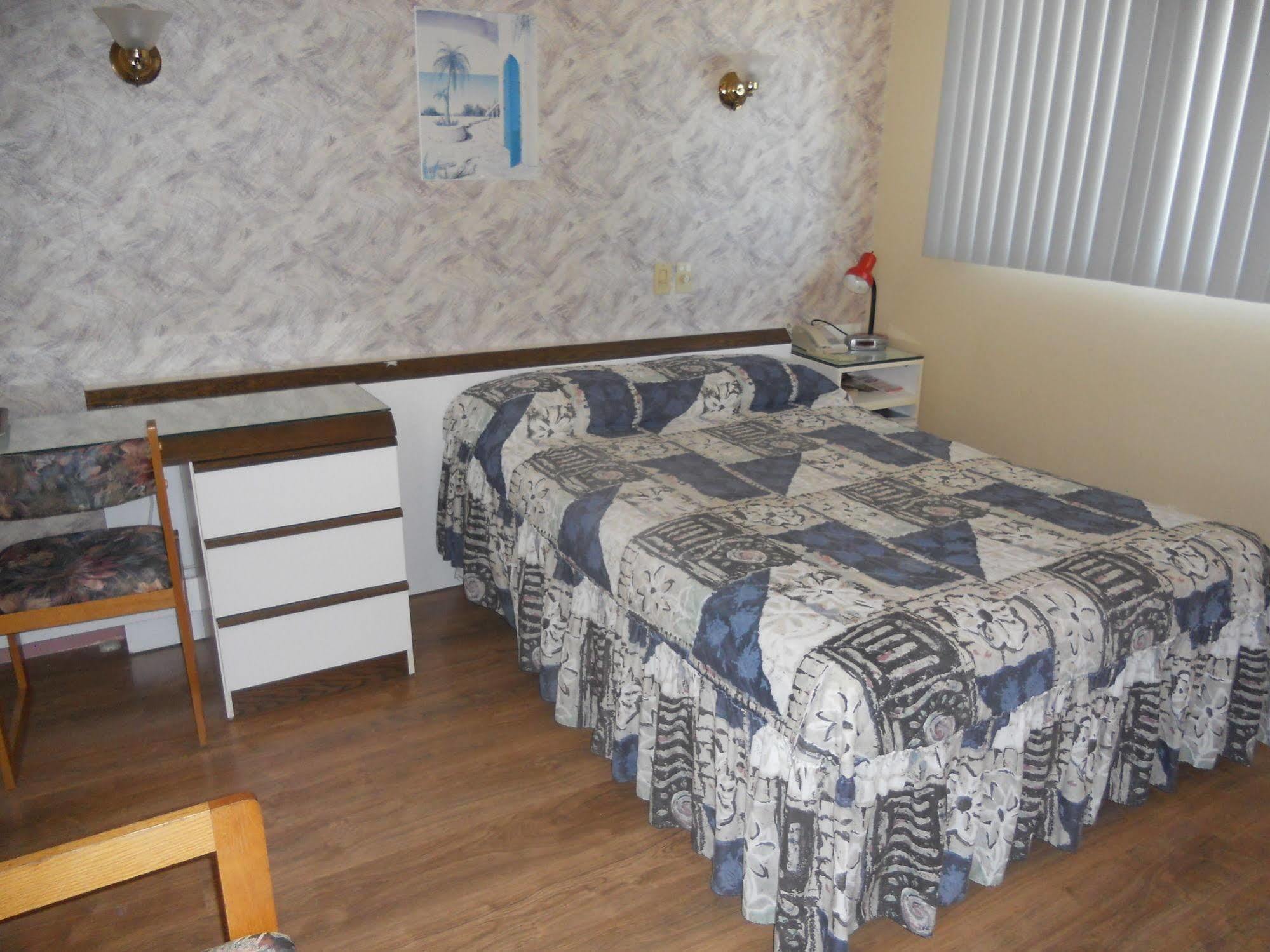 Motel Normandie Louiseville ภายนอก รูปภาพ