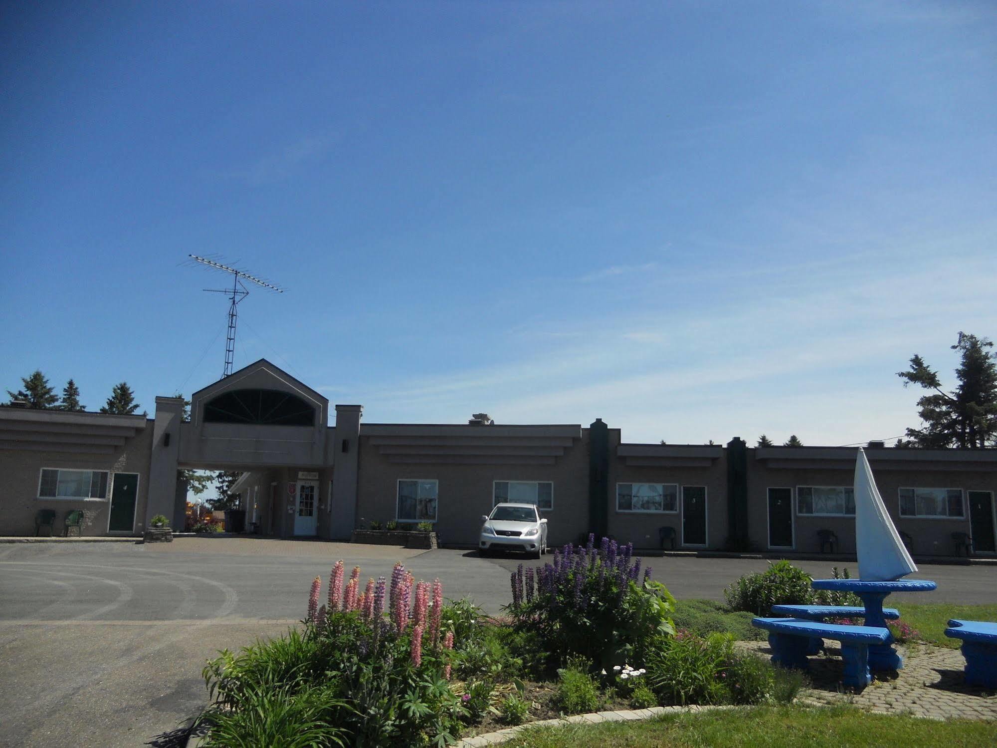 Motel Normandie Louiseville ภายนอก รูปภาพ