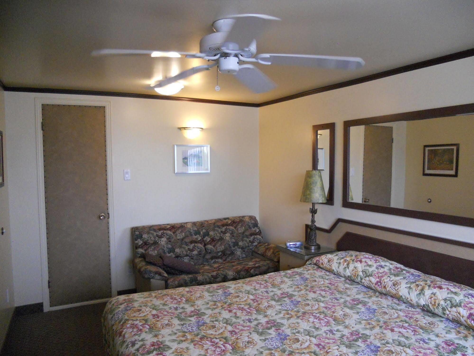 Motel Normandie Louiseville ภายนอก รูปภาพ