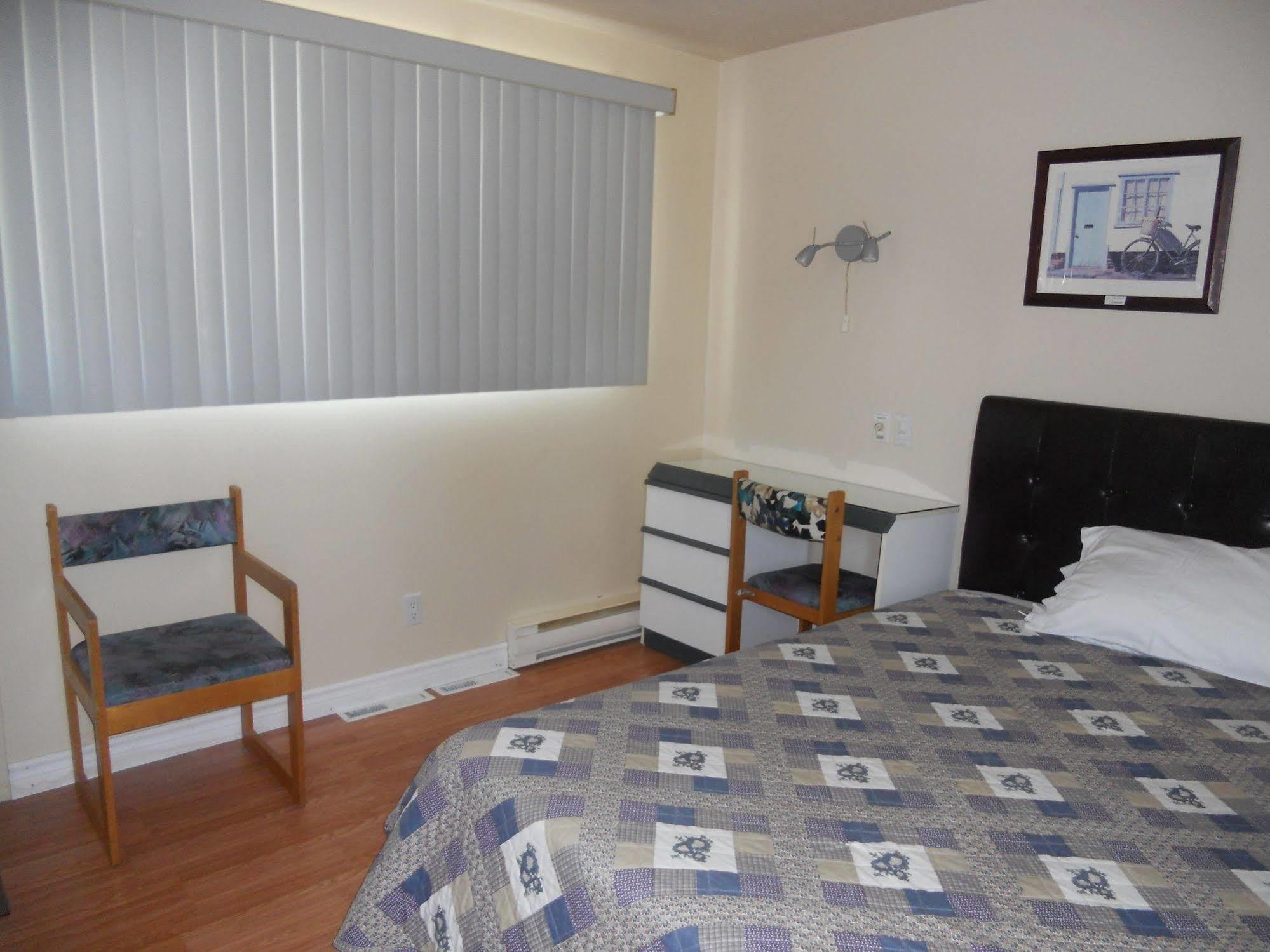 Motel Normandie Louiseville ภายนอก รูปภาพ